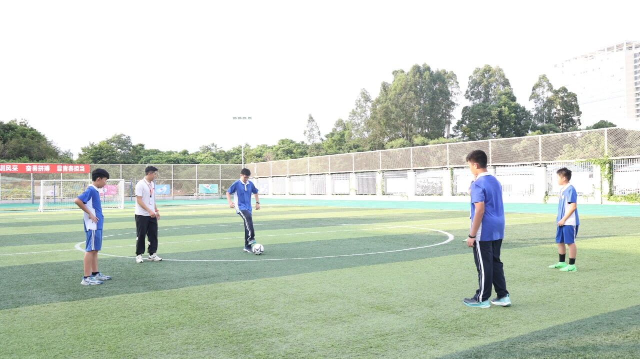 深圳百外国际部:初中